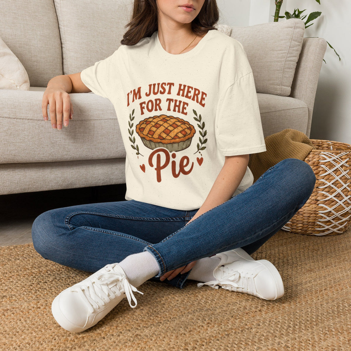 I'm Just Here for the Pie T-Shirt – Funny Thanksgiving Dessert Lover Tee